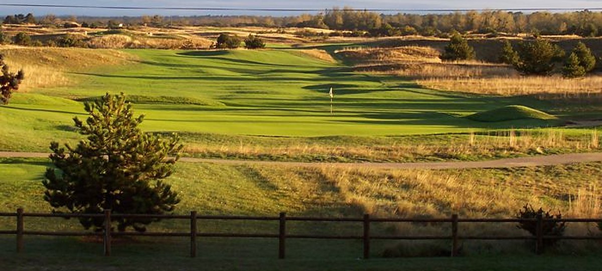 Golf bij het kasteel: twee banen op 25 minuten